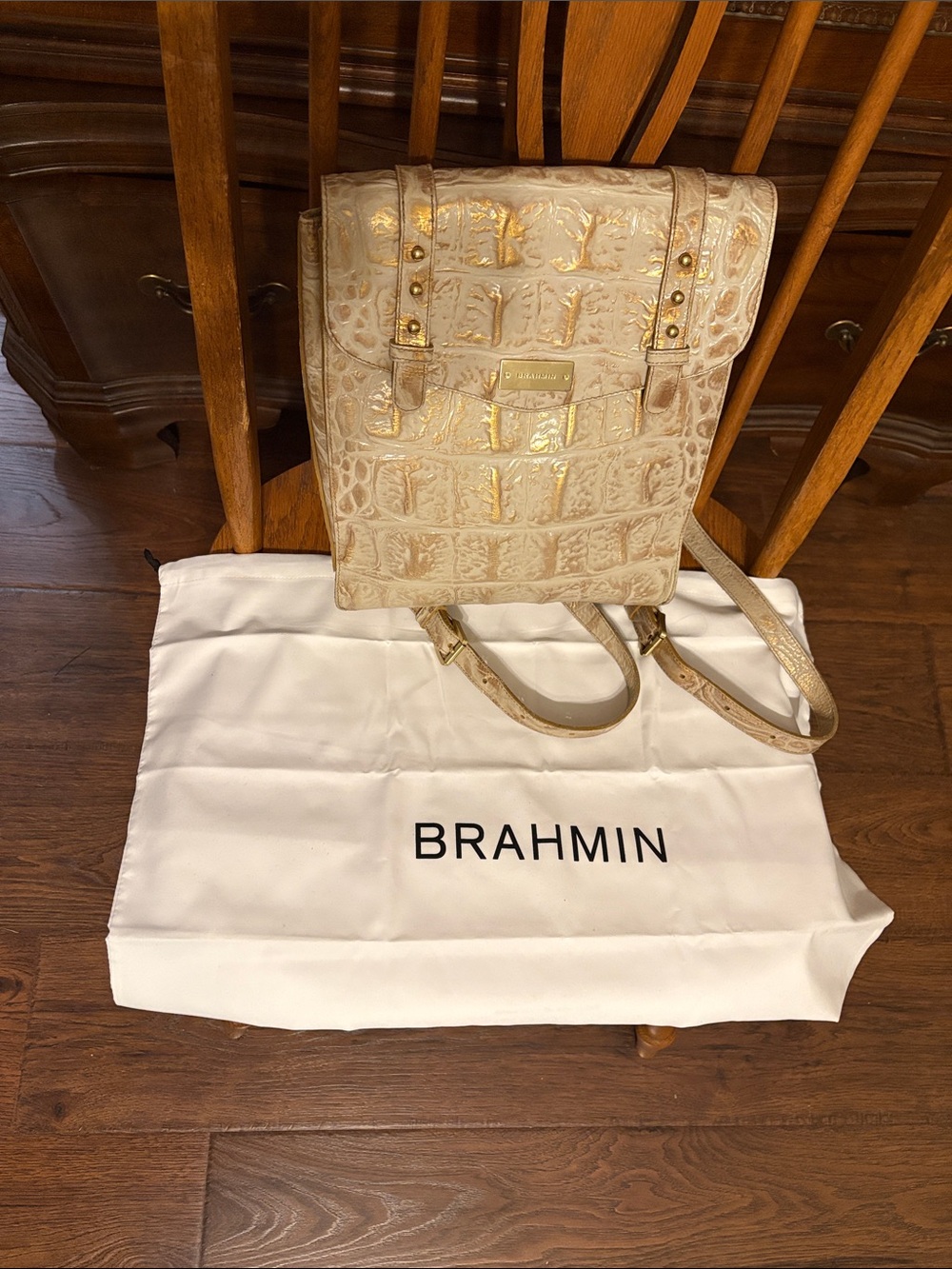 Brahmin Backpack 11 x. 9.5 x 3 - Picture 16 of 16